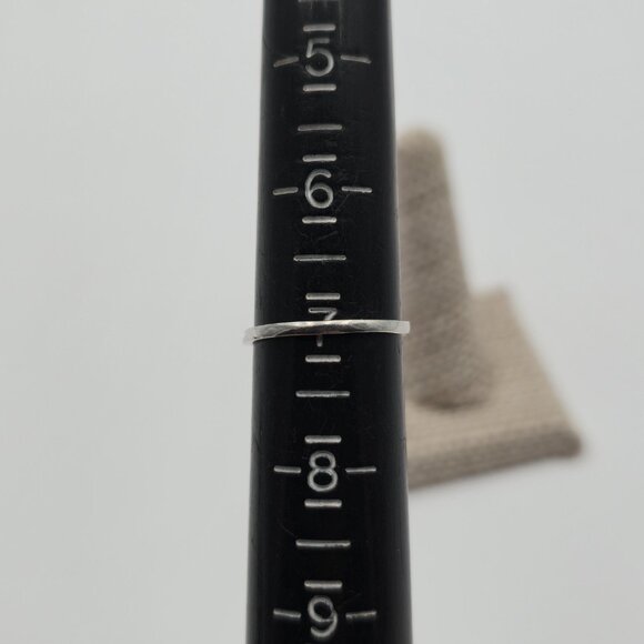 Size 7 Sterling Silver Simple Round Cubic Zirconia Ring A3884 - Picture 7 of 9